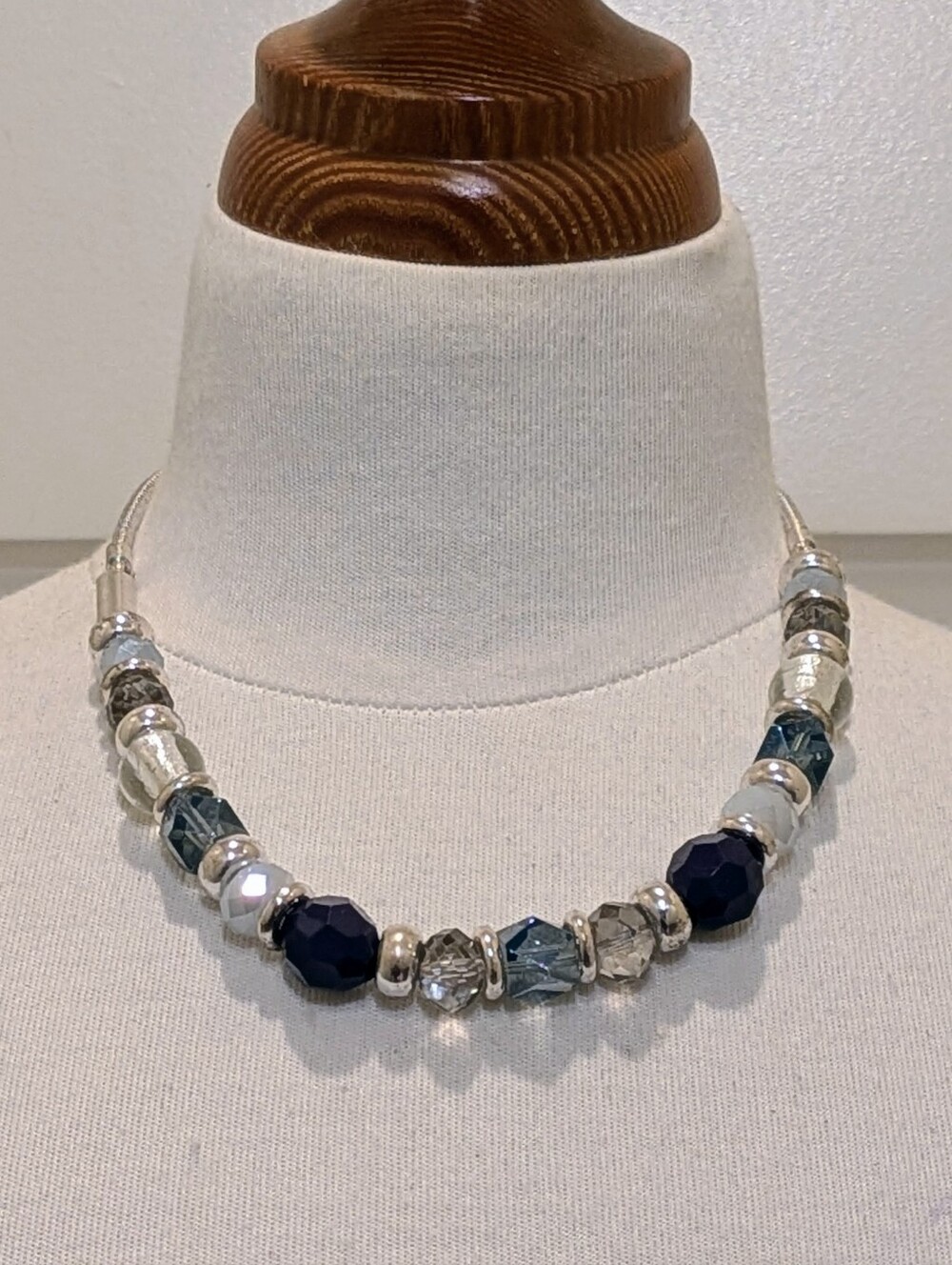 EUC Banana Republic 17"-19" Silvertone Necklace with Large Geometric Glass Beads